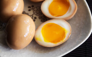 Bisul Disebabkan oleh Telur, Mitos atau Fakta?